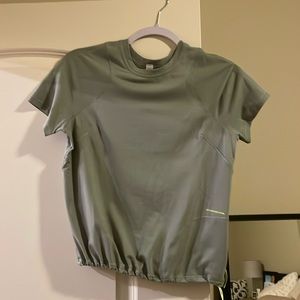 Lululemon top